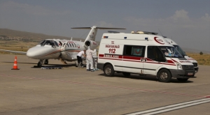 3 ülkeden 3 hasta ambulans uçakla Türkiye'ye getirildi