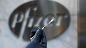 Pfizer ile BioNTech'e ait COVID-19 aşısı gönüllülere uygulandı