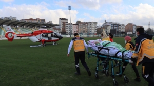 Böbrek hastası hava ambulansıyla İstanbul'a sevk edildi